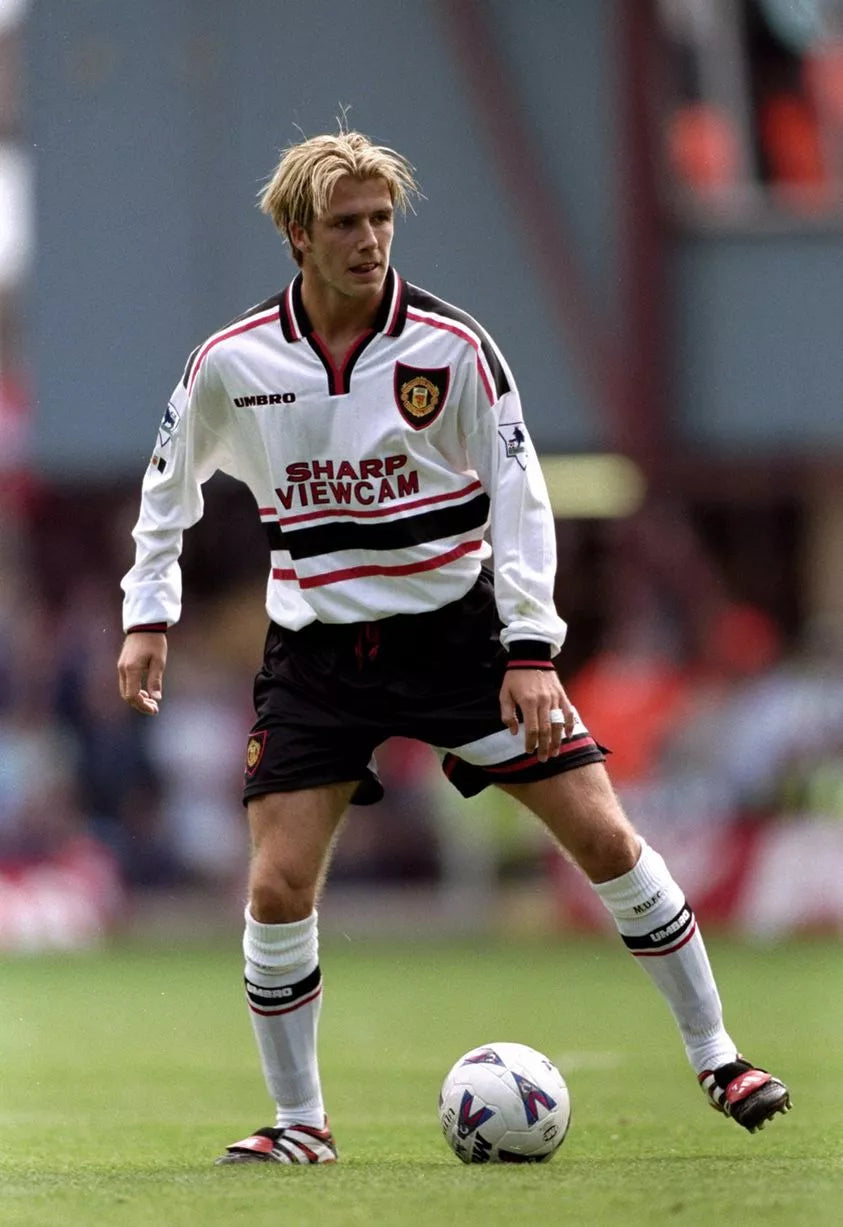Manchester United 1997- 1998 L/S Away Football Shirt #7 Beckham