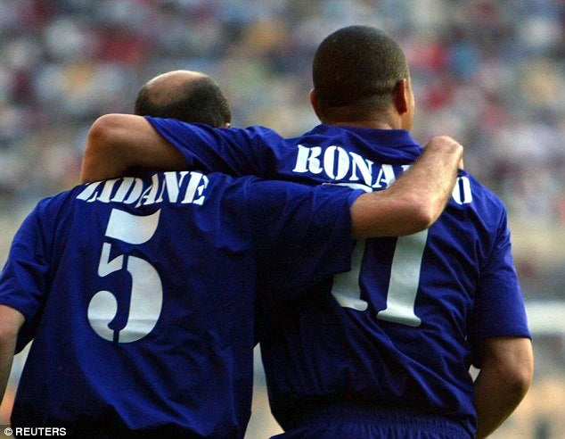 Real Madrid 2002 - 2003 Third Football Shirt #5 Zidane